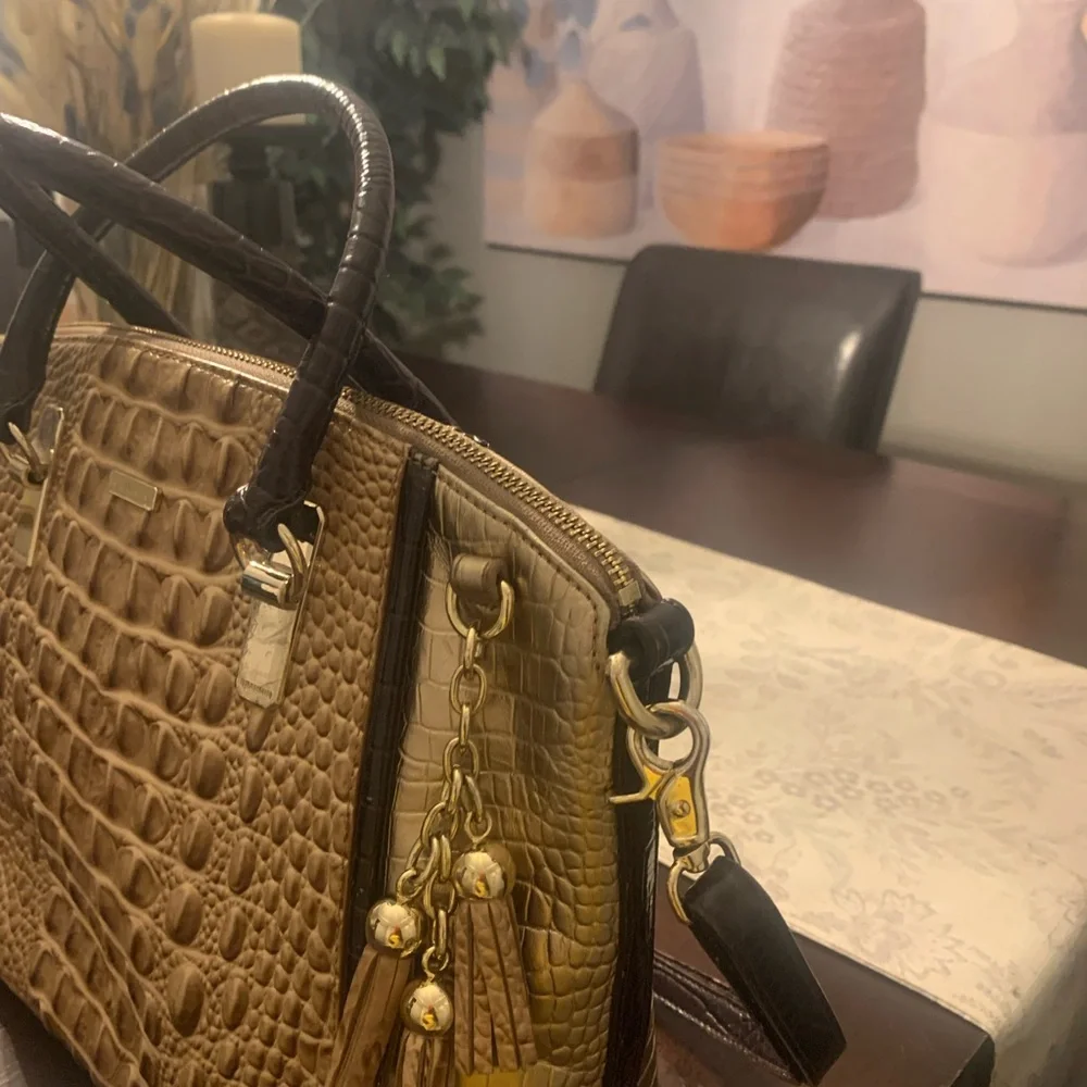 Brahmin medium duxbury tote - Picture 6 of 10